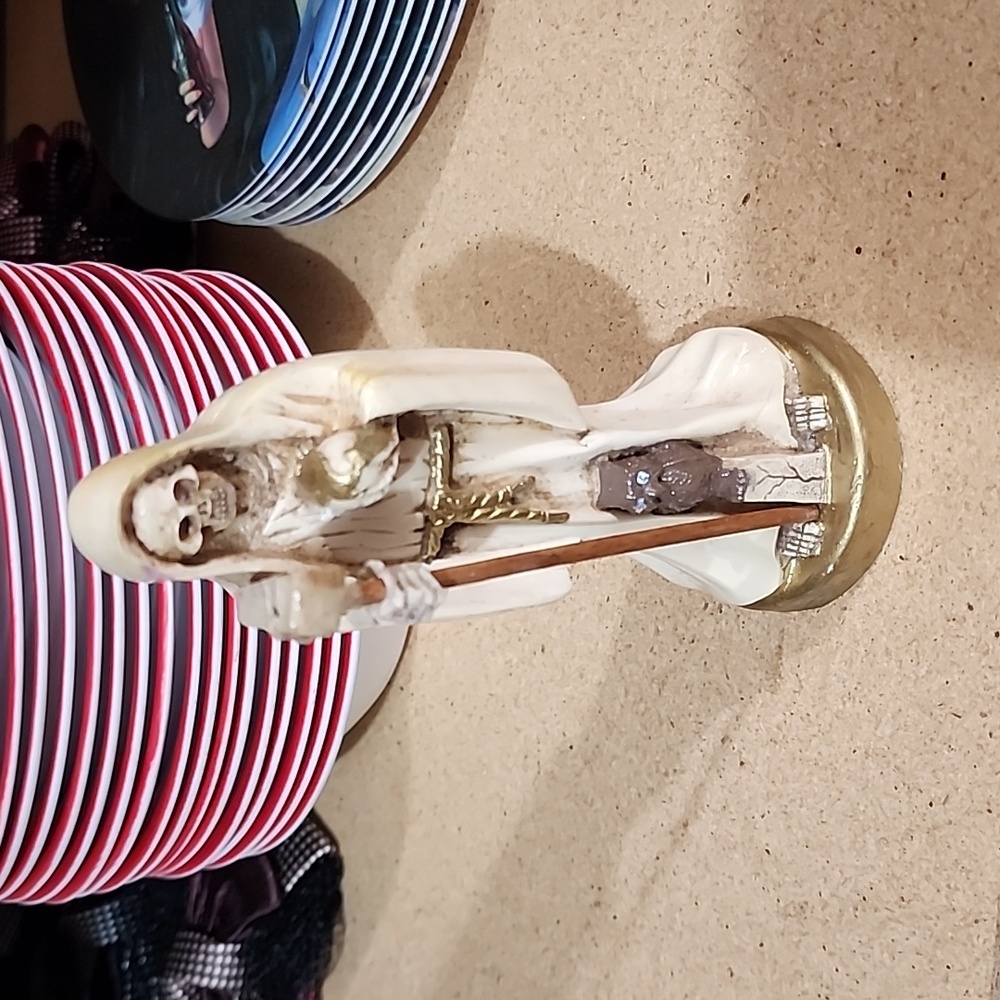 Santa Muerte Skeletal figure.